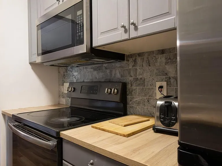 207 Ballard St #302 — Photo 4