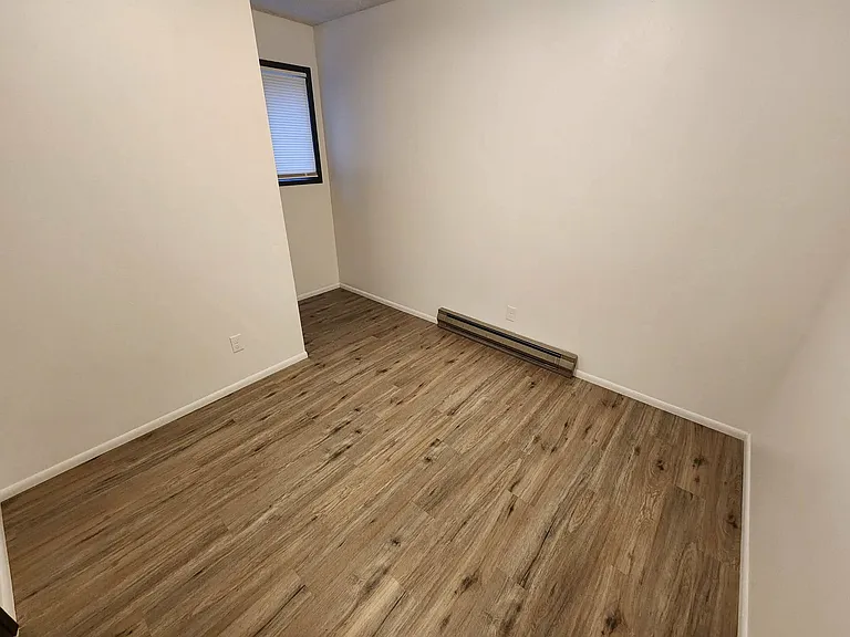 1206 E 3rd St #3 — Photo 9