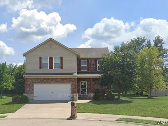 2nd image of 805 Bluff Ridge Ln