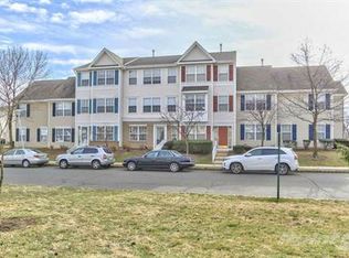 7 Woodlake Dr, Parlin, NJ 08859