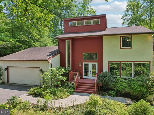 660 Earles Ln, Newtown Square, PA 19073