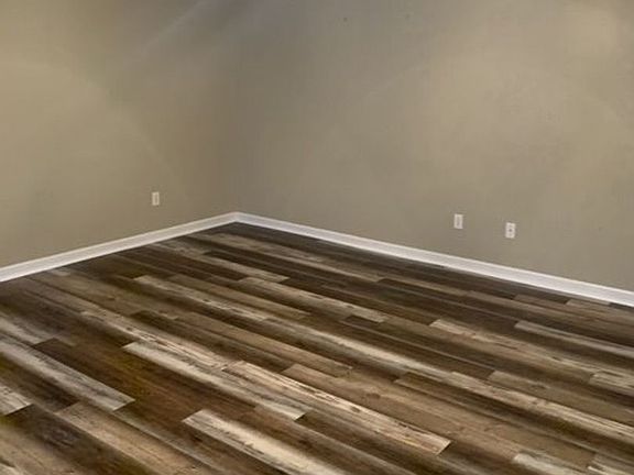 5th image of 307 Hawkins Ave