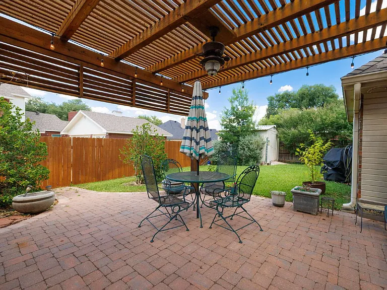 3726 Pensacola Dr — Photo 41