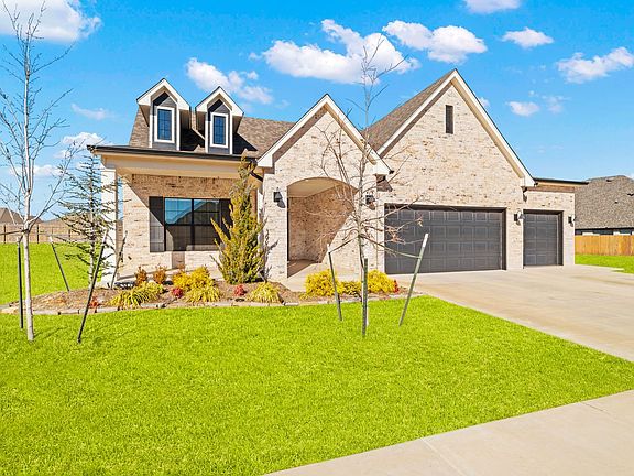 3rd image of 2805 Crystal Creek Dr