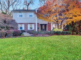 165 Tara Drive, Roslyn, NY 11576