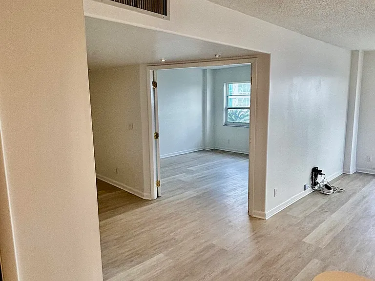 340 Sunset Dr #501 — Photo 14