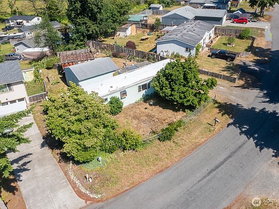 3rd image of 12818 228th Avenue E