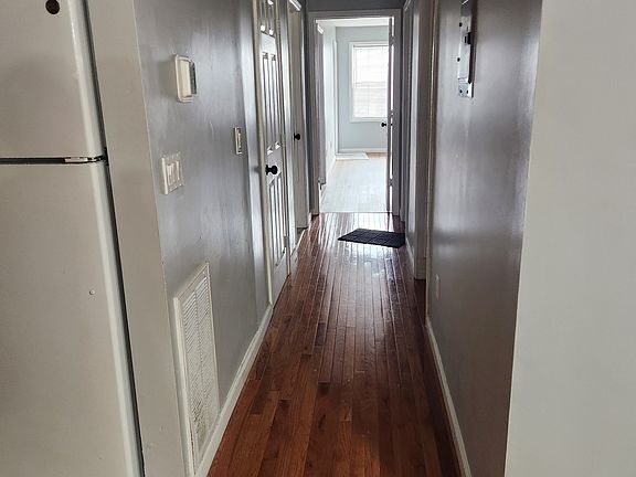 2nd image of 275 Garside St Floor 1