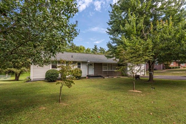 1st image of 205 Lindy Dr