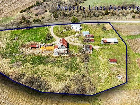 2nd image of 451 N 200th Rd
