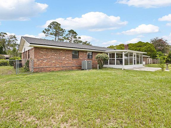 2nd image of 1030 Pineview Cir SW