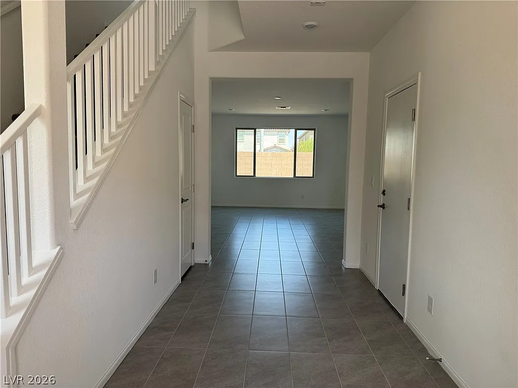 3 bed, 2.5 bath, 2034 sqft, $2,450 — Photo 3