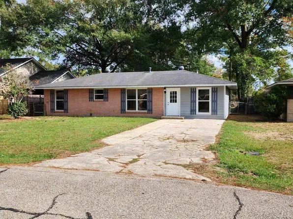 32652 Cynthia Dr, Denham Springs, LA 70706