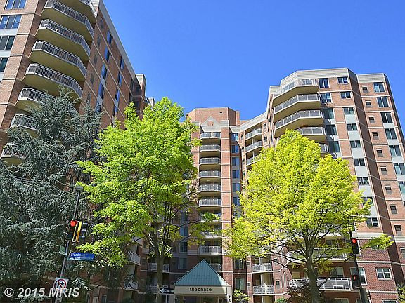 2nd image of 7500 Woodmont Ave #S1107