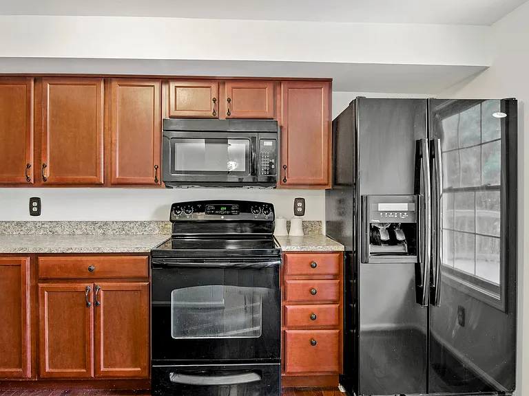 302 Ridgecrest Ct — Photo 10