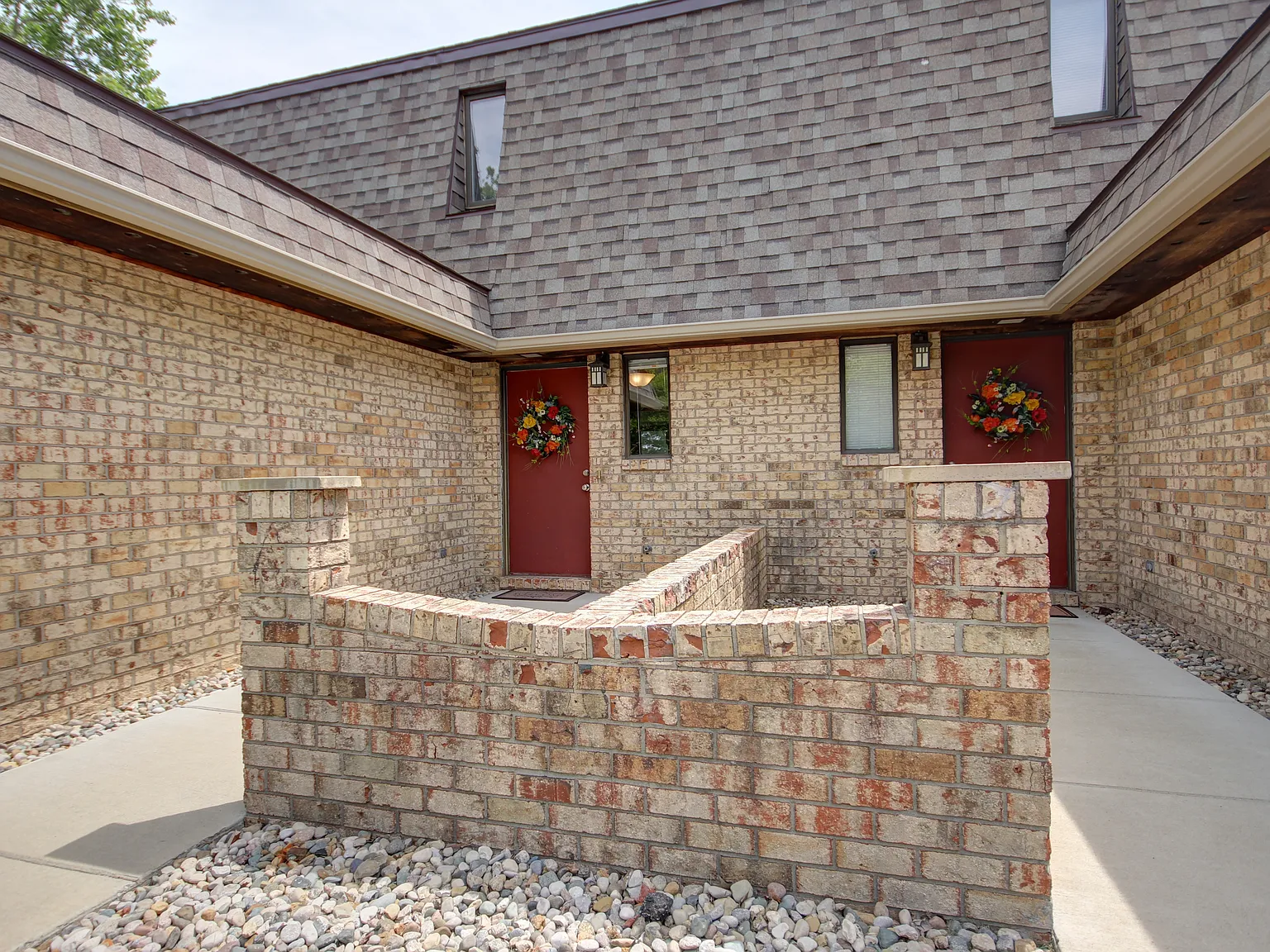3 bed, 1.5 bath, 1580 sqft, $1,800 — Photo 2