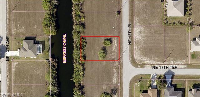 2nd image of 1718 NE 13th Pl