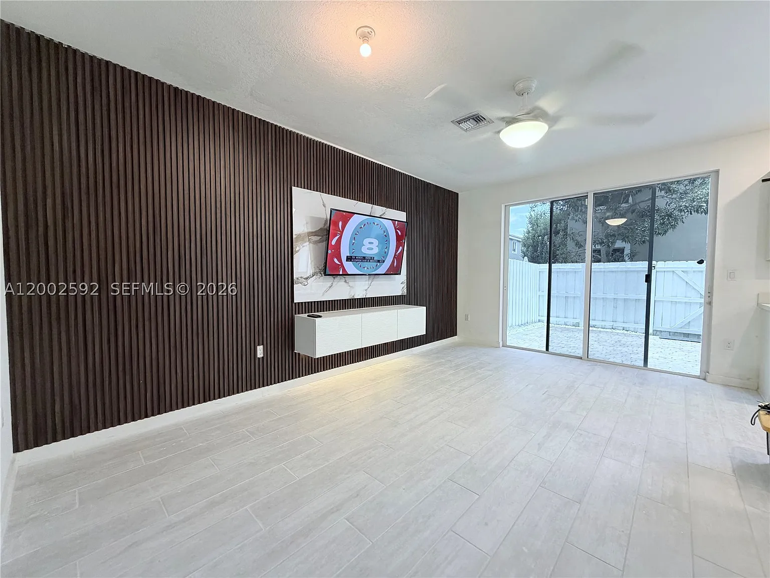 3 bed, 2.5 bath, 1302 sqft, $2,500 — Photo 1