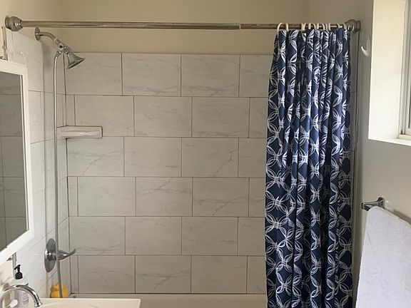 5th image of 4505 Colbath Ave #2109