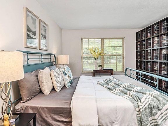 5th image of 2656 Rolling Oaks Blvd