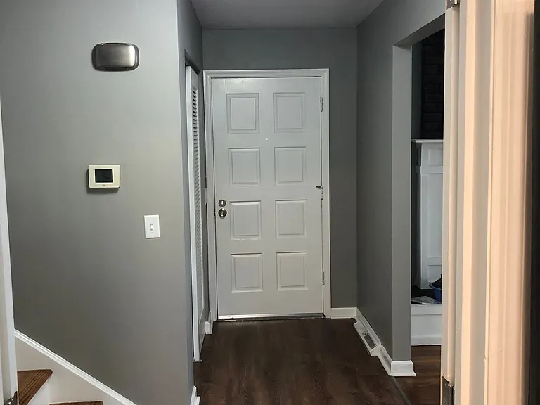 10557 Sharondale Rd — Photo 7