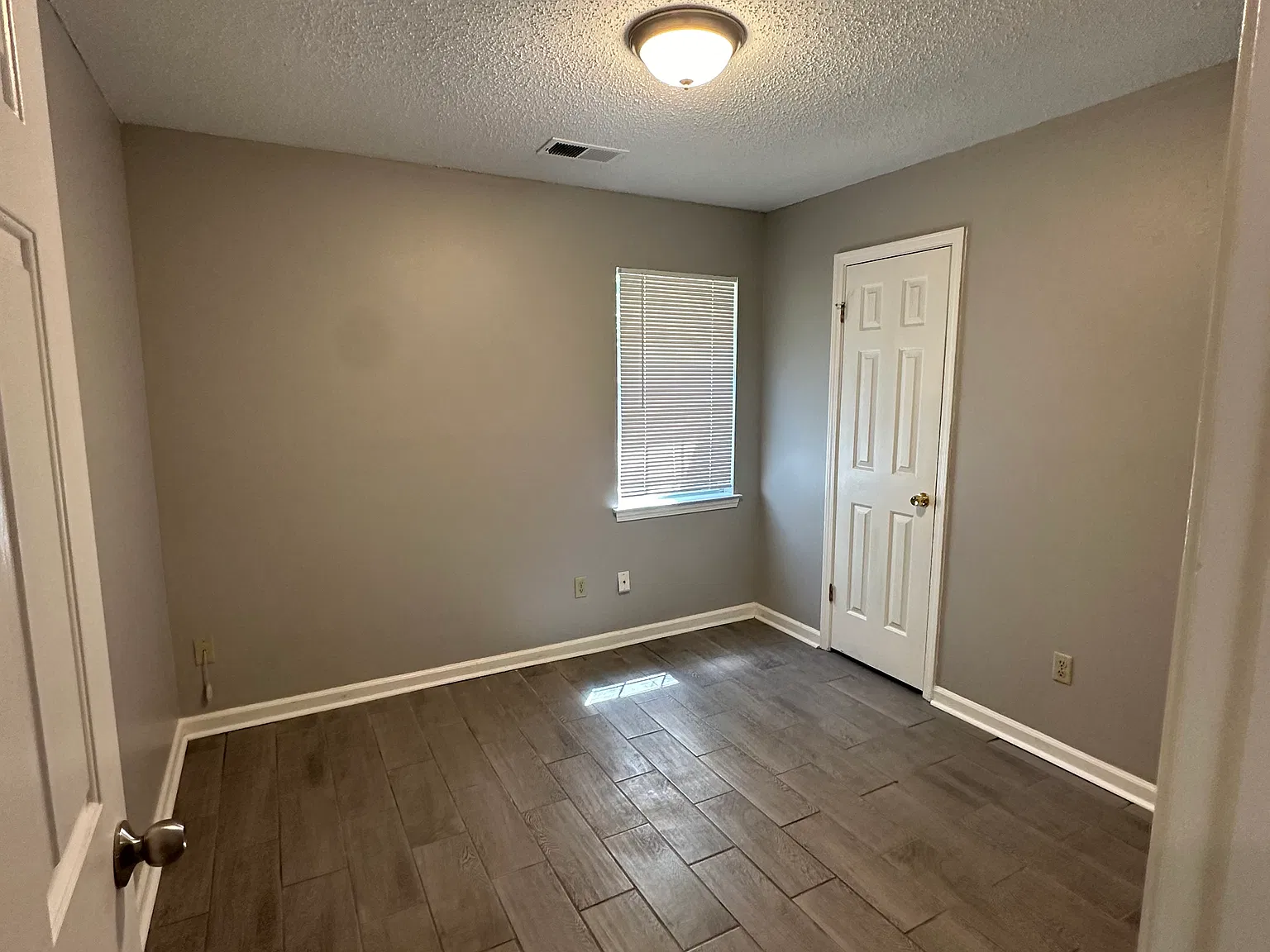 3 bed, $1,350 — Photo 3