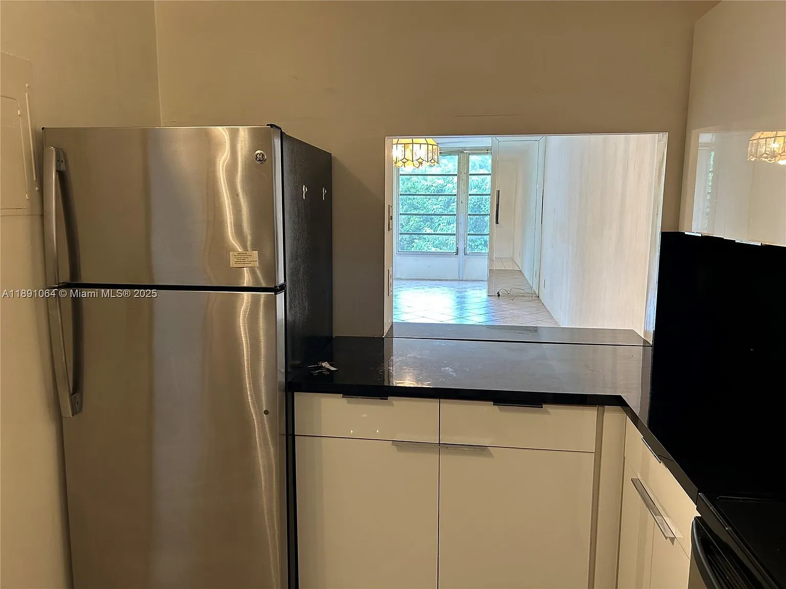 2 bed, 965 sqft, $2,200 — Photo 3