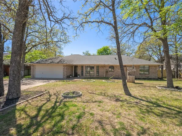 3110 Manorwood Dr, Bryan, TX 77801