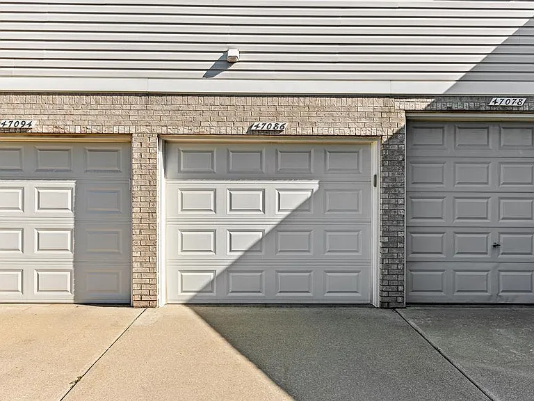 47086 Auburn Ct — Photo 24