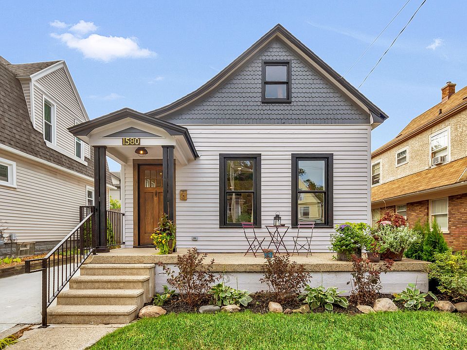 1st image of 1580 Wealthy St SE