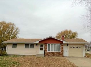 811 Oak St, Springfield, SD 57062