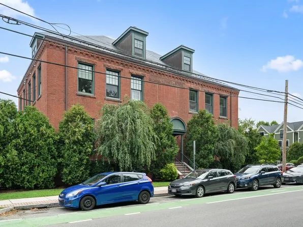 245 Beacon St Unit 6, Somerville, MA 02143