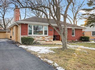 5825 109th St, Chicago Ridge, IL 60415