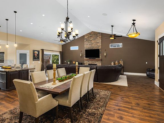 5th image of 3849 Willowview Court