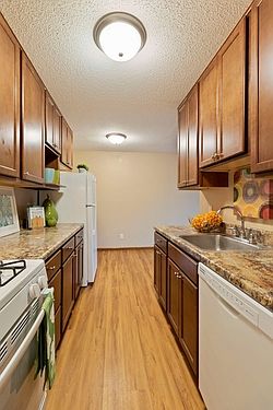 3rd image of 800-820 & 840 West St #65