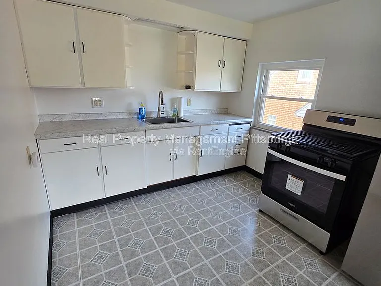 4744 Lougean Ave — Photo 4