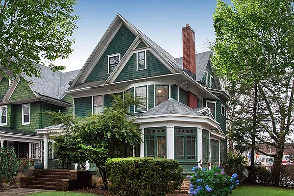 Sold by Corcoran | media 24