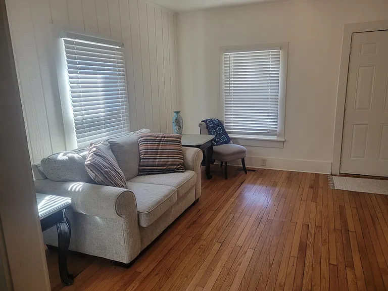 3535 Chandler Ave — Photo 2