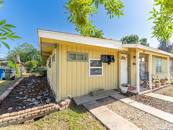 3rd image of 411 SPRUCEWOOD LN