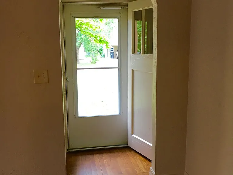 740 NW 16th St — Photo 2
