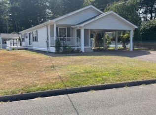 Meadow Road 　牧草地の道 76 Meadow Road, Raymond, ME 04071 | Zillow
