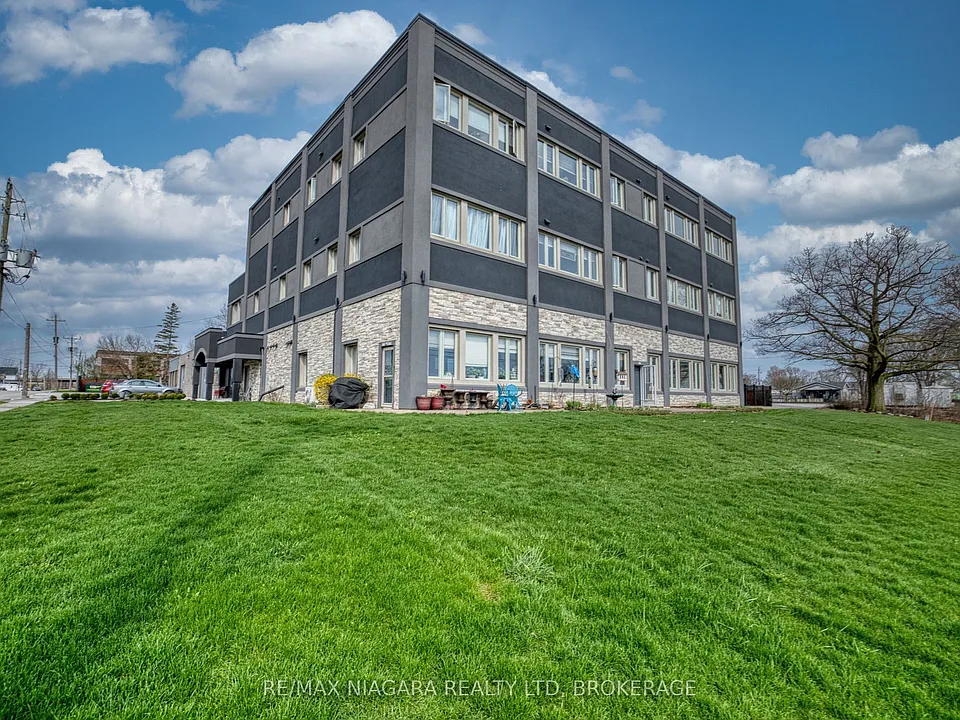 2 Lewis St #12