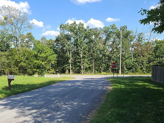 4th image of 2 Belvoir Ln