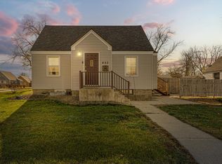 853 9th St SW, Faribault, MN 55021