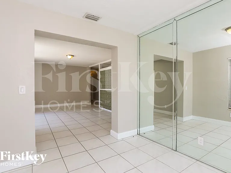 6487 SW 26th St — Photo 4