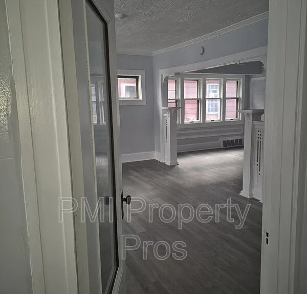 2517 W Hadley St — Photo 22