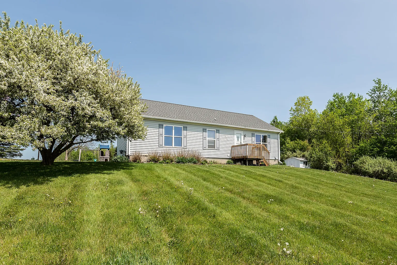 3760 Bowen Rd photo 1