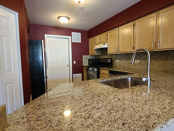 5th image of 1004 E Wilson Ave #1004