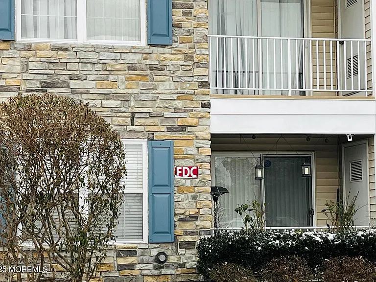 102 Wedgewood Cir — Photo 17