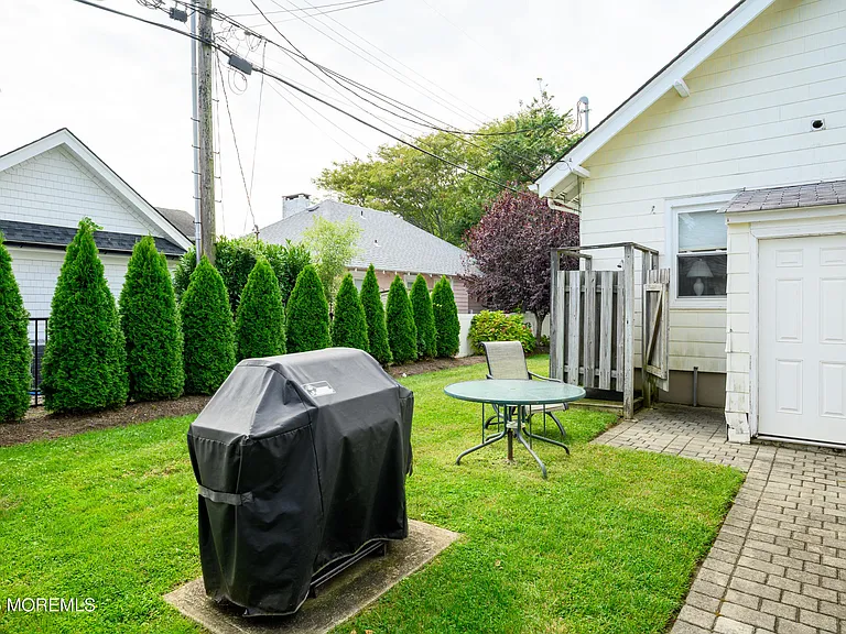 4 2nd Ave — Photo 45